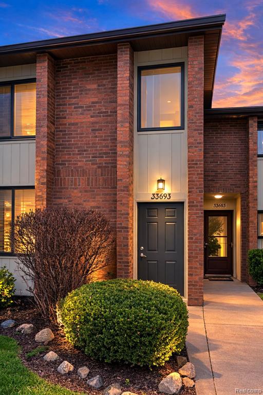 18268 University Park Drive, Livonia, MI, 48152