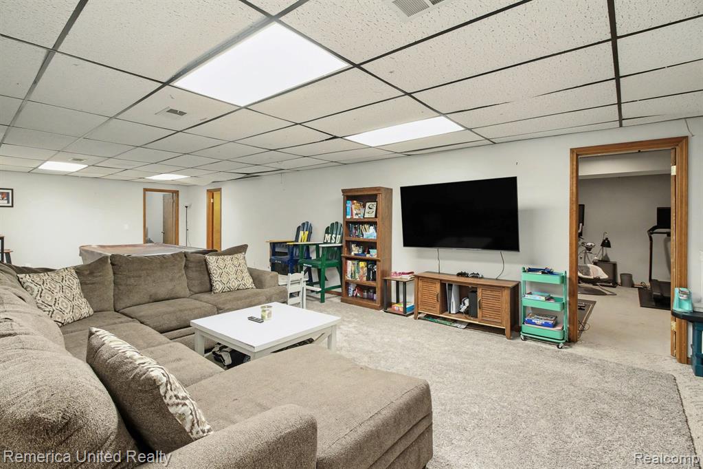 9156 Apple Orchard Drive, Fenton, MI 48430 — Photo 17