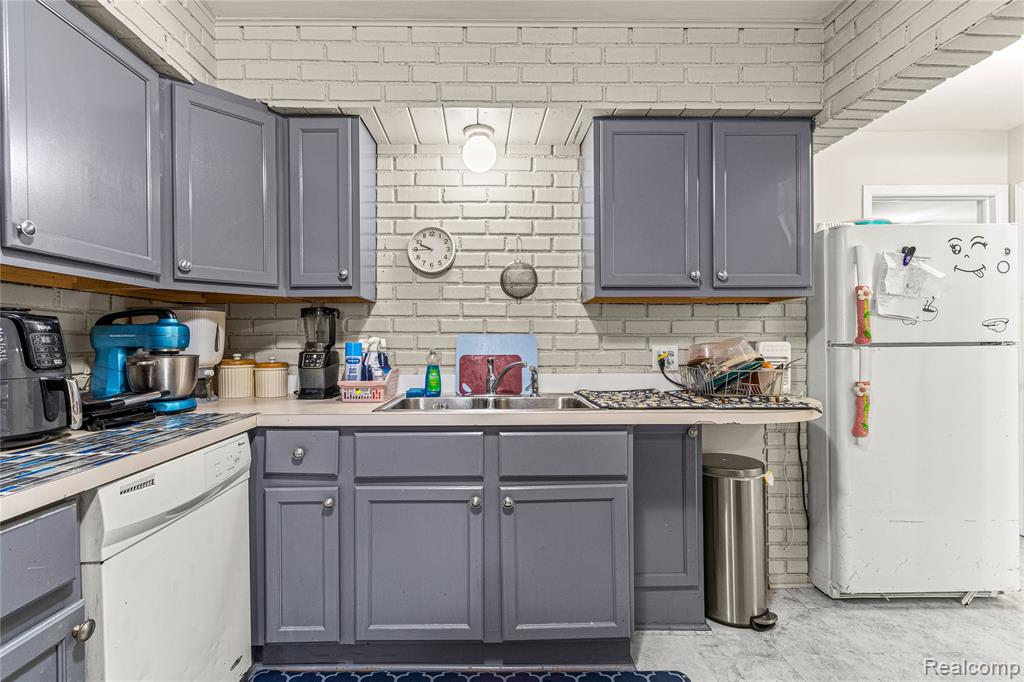 6429 N Beech Daly Road, Dearborn Heights, MI 48127 — Photo 13