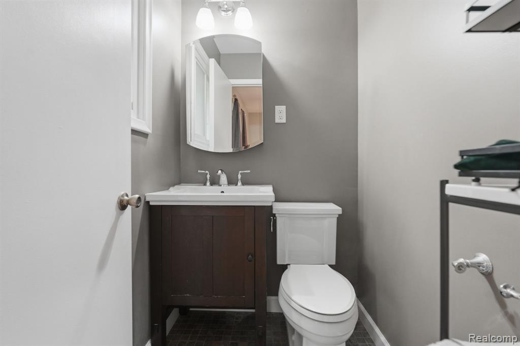 1061 Western Drive, Ann Arbor, MI 48103 — Photo 24