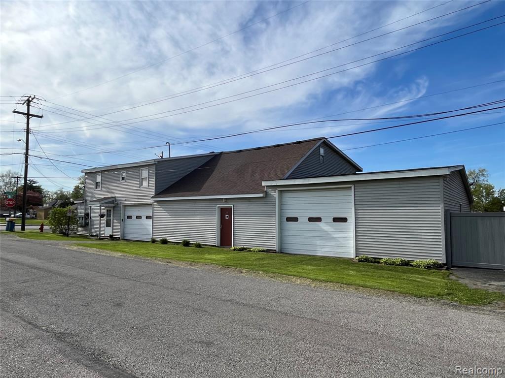 12660 Grafton Road, Carleton, MI 48117 — Photo 2