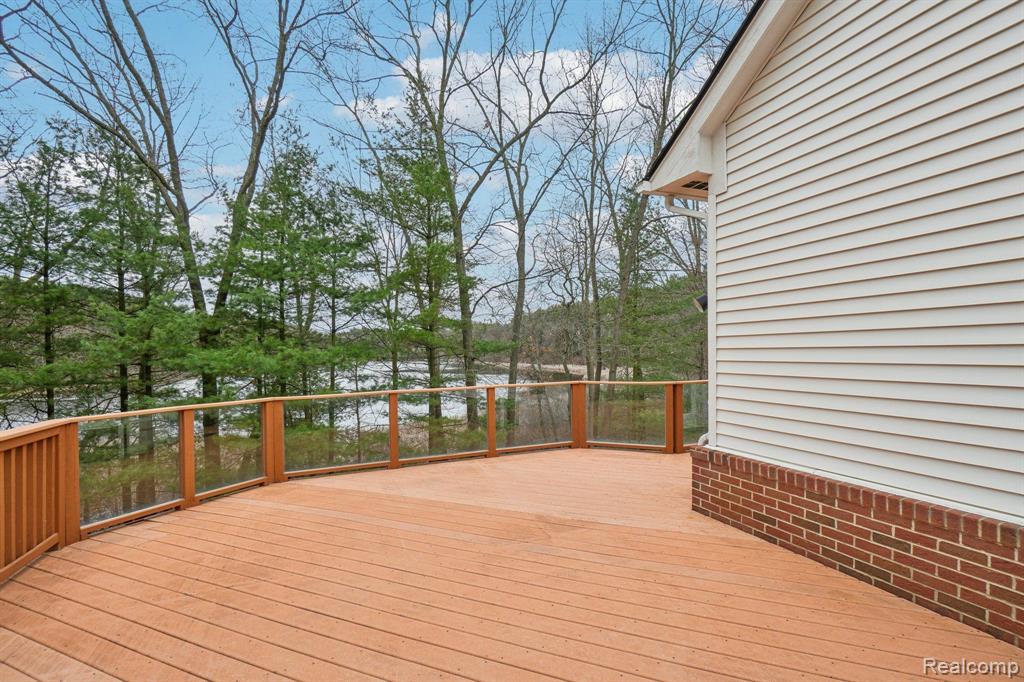 810 JOSHUA Drive, Highland, MI 48356 — Photo 42