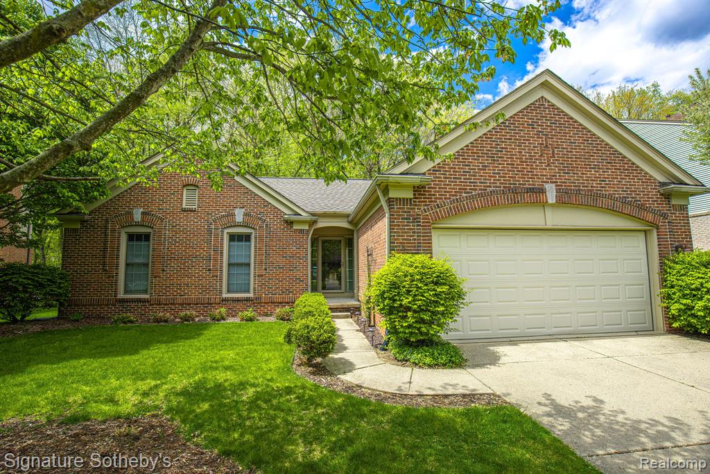 2668 Aubrey Drive, Lake Orion, MI — front exterior