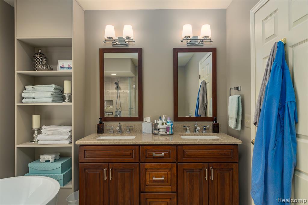 4467 GOLF VIEW Drive, Brighton, MI 48116 — Photo 30