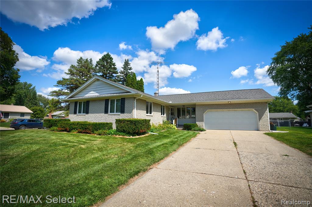 4437 Stoney Ridge Road, Flint, MI 48507 — front exterior