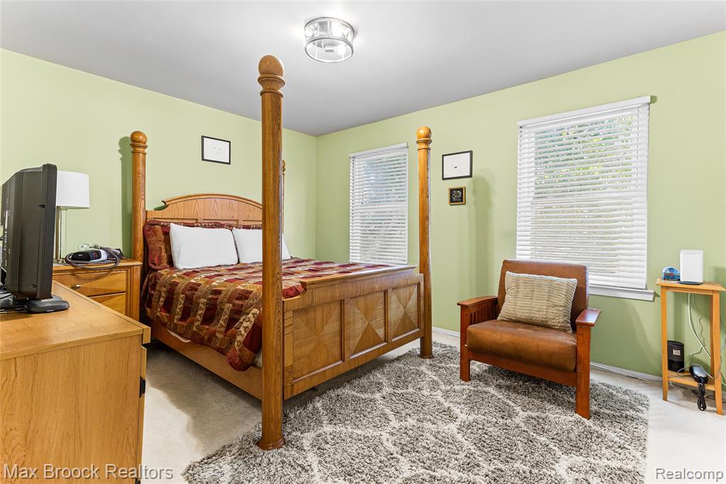 5492 Charrington Court, West Bloomfield, MI 48324 — Photo 19
