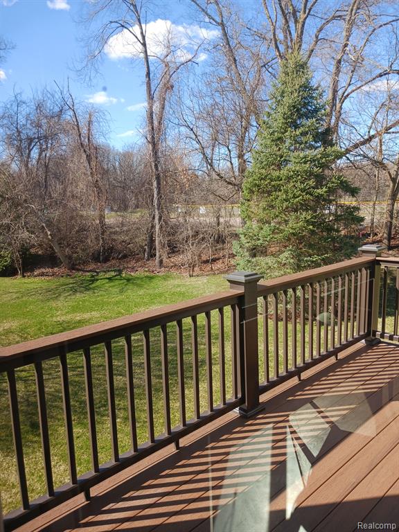 644 MILL POINTE Drive, Milford, MI 48381 — Photo 5