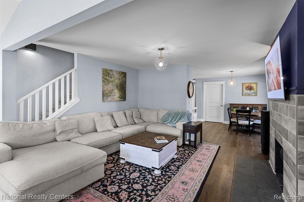 3706 Lakeview Boulevard, Orchard Lake Village, MI 48324 — Photo 12