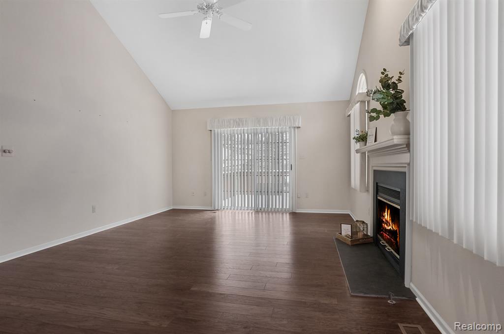 1000 PINEWOOD, Brighton, MI 48116 — Photo 9