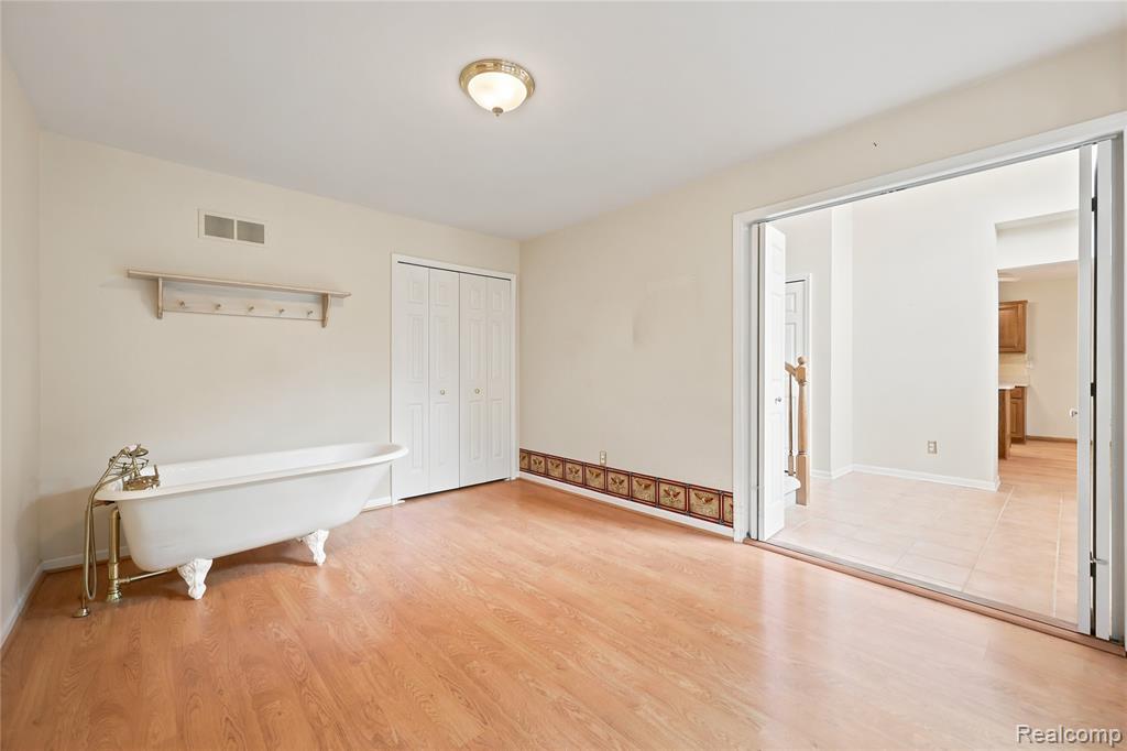 54698 Bellingham Drive, 56, Utica, MI 48316 — Photo 10