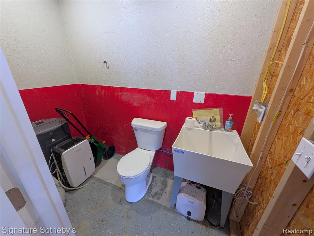 2059 Columbia Road, Berkley, MI 48072 — Photo 30