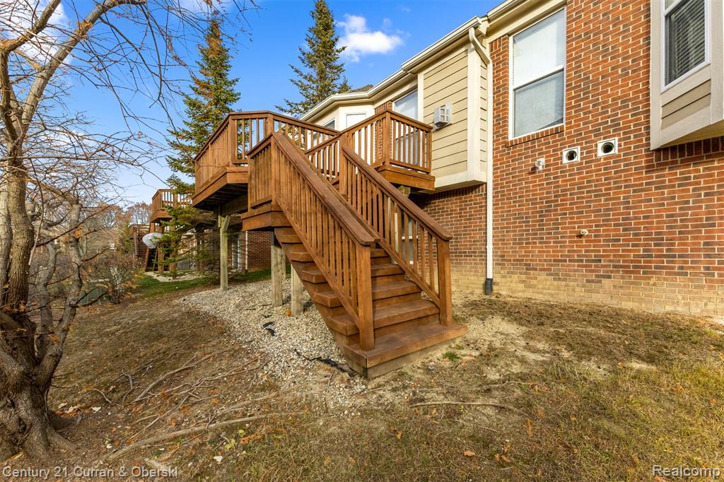 30231 Viewcrest Drive, Novi, MI 48377 — Photo 33