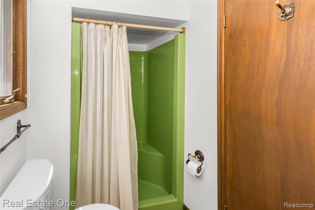 9050 Earhart Road, South Lyon, MI 48178 — Photo 29