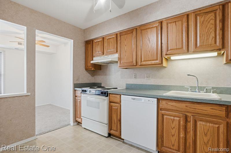 30475 W 14 Mile Road, 77, Farmington Hills, MI 48334 — Photo 10