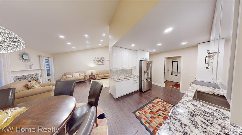 190 WINDING Brook, Commerce Twp, MI 48390 — Photo 10