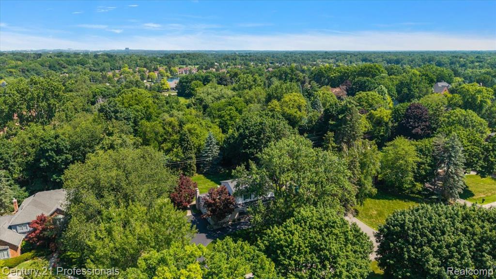 633 Foxhall Road, Bloomfield Hills, MI 48304 — Photo 15