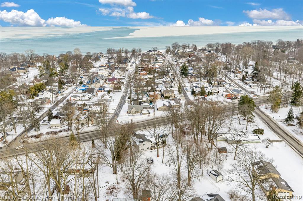5851 Lakeshore Road, Fort Gratiot, MI 48059 — Photo 48