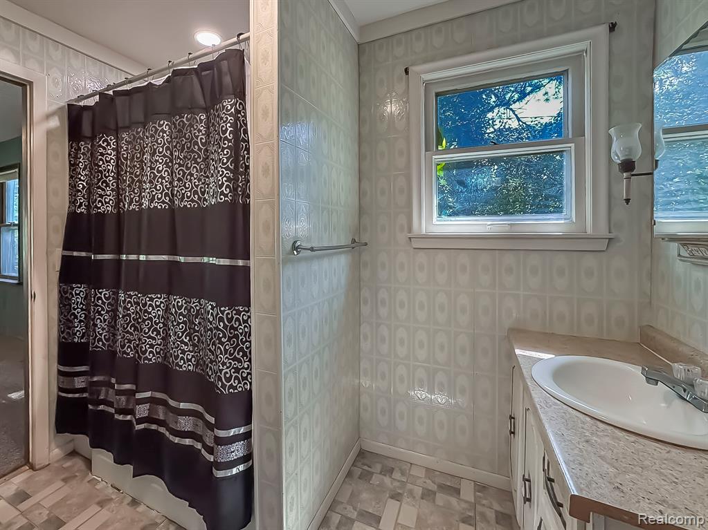 4169 N Belsay Road, Flint, MI 48506 — Photo 17