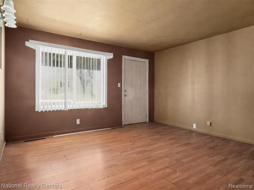 516 Roosevelt Avenue, Mount Morris, MI 48458 — Photo 6