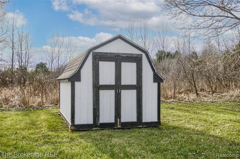 11247 Irish Road, Otisville, MI 48463 — Photo 4