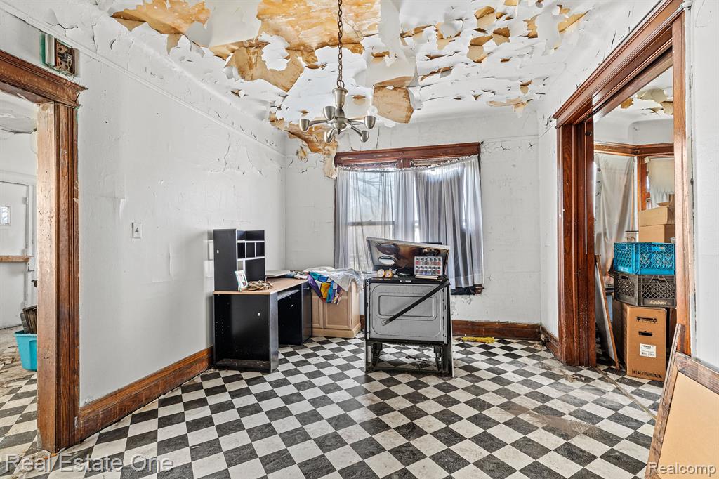 1821 HELEN Street, Detroit, MI 48207 — Photo 23