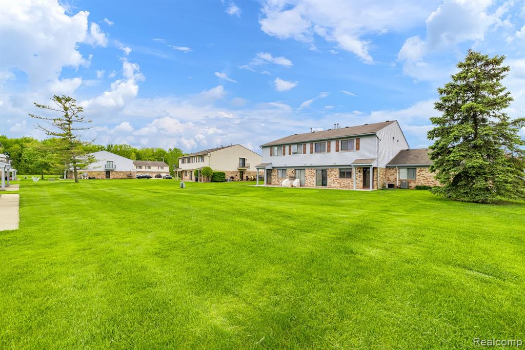 50102 S ANGELO, Chesterfield, MI 48047 — Photo 3