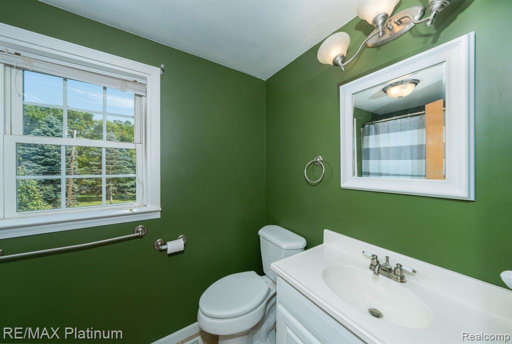 303 BRISTOL Street S, Almont, MI 48003 — Photo 25