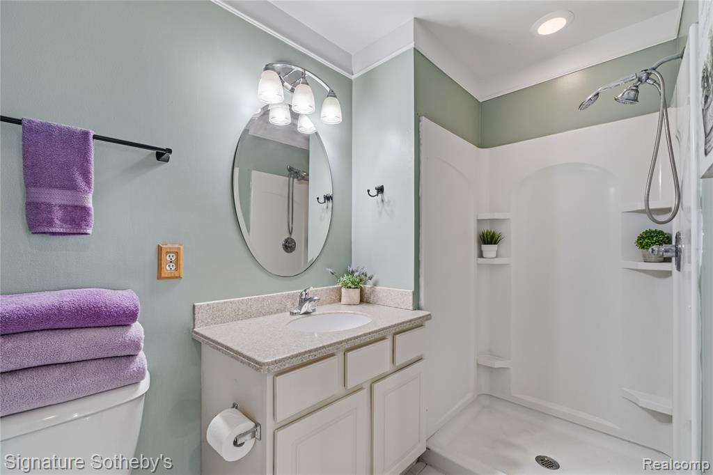 601 Village Lane, Milford, MI 48381 — Photo 32