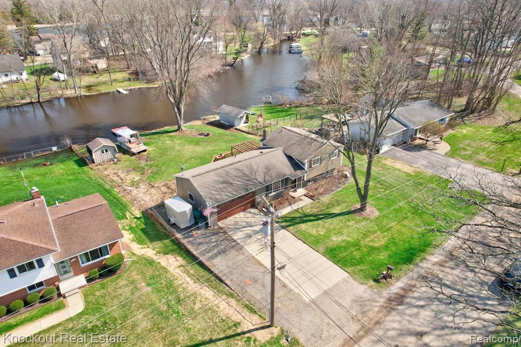 5936 Wellington Drive, Clarkston, MI — Photo 2