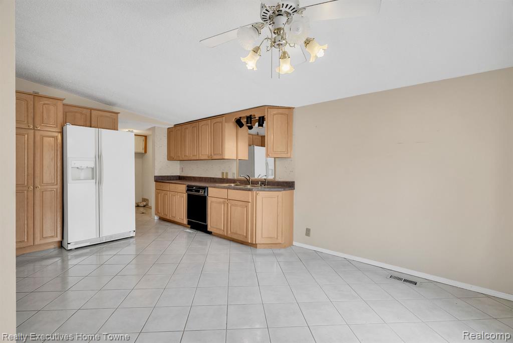 4333 24th Avenue, 2, Fort Gratiot, MI 48059 — Photo 3