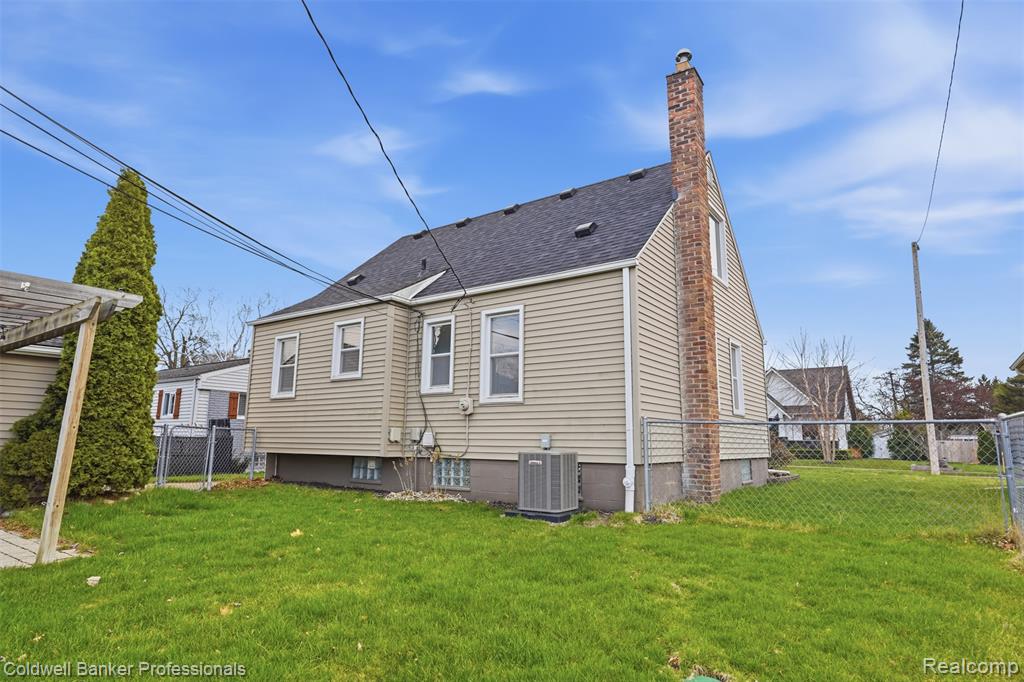 927 Montrose Avenue, Royal Oak, MI 48073 — Photo 30