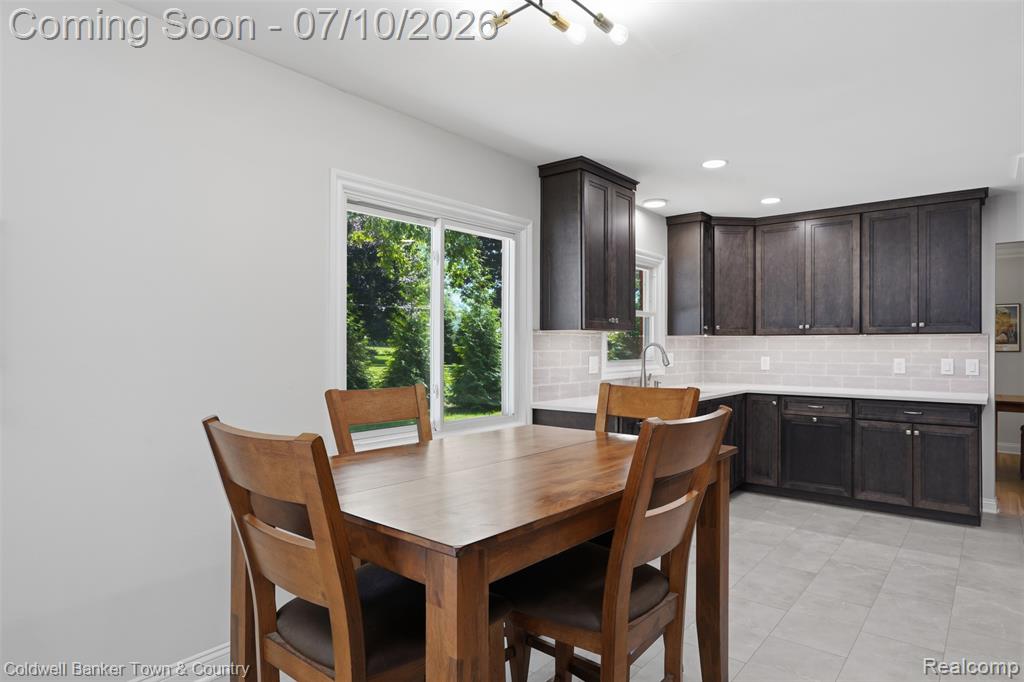 4301 Macqueen Drive, West Bloomfield, MI 48323 — Photo 16