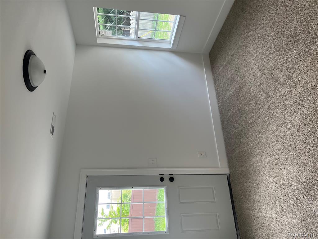 4367 Monroe, Waterford, MI — Photo 10