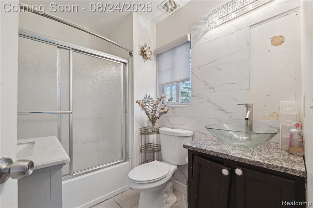 23424 Grayson Drive, Southfield, MI 48075 — Photo 22