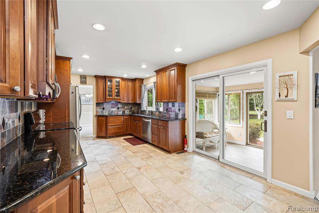 41846 Sutters Lane, Northville, MI 48168 — Photo 11