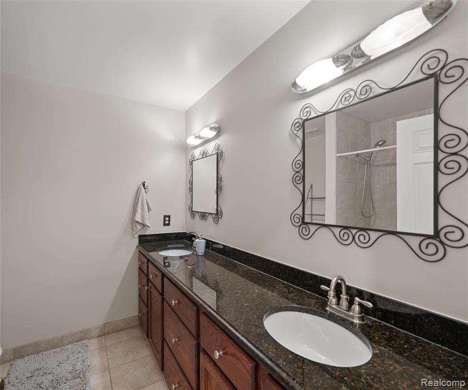 17747 PARKSHORE Drive, Northville, MI 48168 — Photo 59
