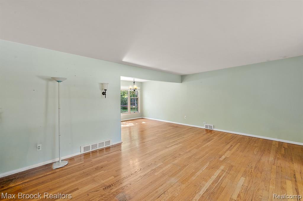 6609 E Knollwood Circle, West Bloomfield, MI — Photo 10