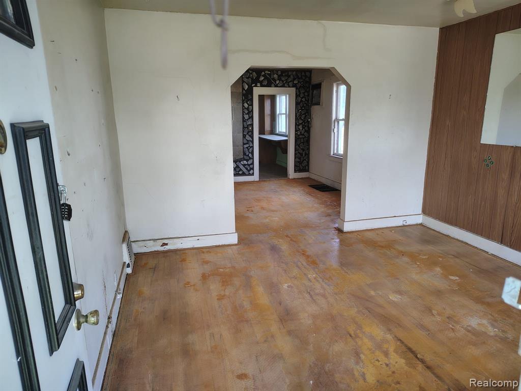 2753 BURNSIDE Street, Hamtramck, MI 48212 — Photo 6