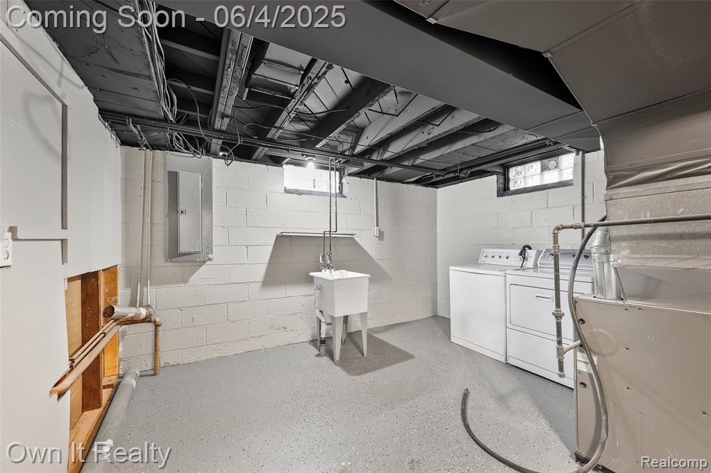 8415 N Evangeline Street, Dearborn Heights, MI 48127 — Photo 29