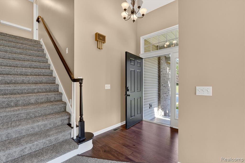 5195 Wyndham Place, Fenton, MI 48430 — Photo 6