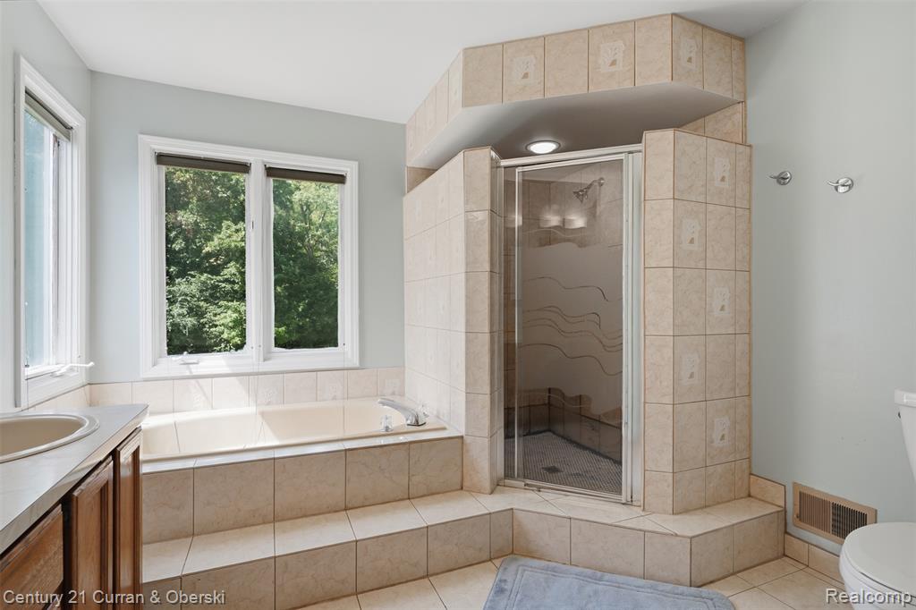 47008 Cider Mill Drive, Novi, MI — Photo 33