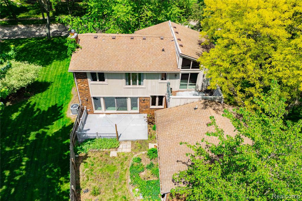 8027 Berkshire Drive, Grosse Ile, MI 48138 — Photo 40