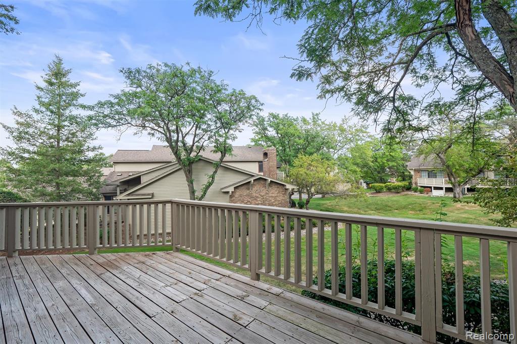 7208 Creeks Bend Drive, West Bloomfield, MI — Photo 24
