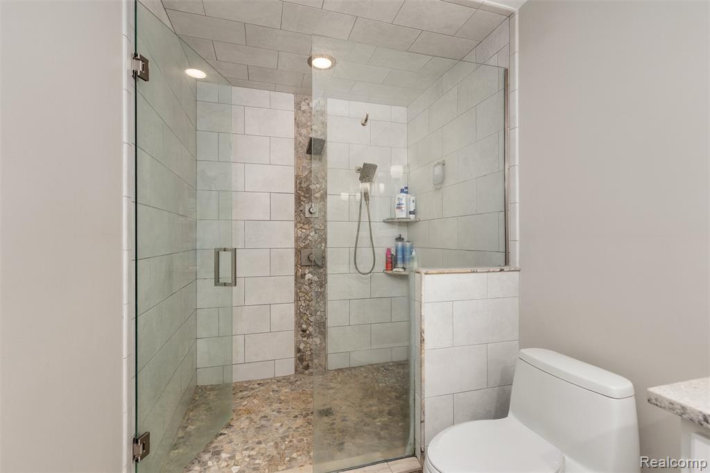 38846 Venetian Drive, Harrison Township, MI — Photo 32