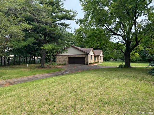 40250 Pinetree Drive, Plymouth, MI 48170 — Photo 38