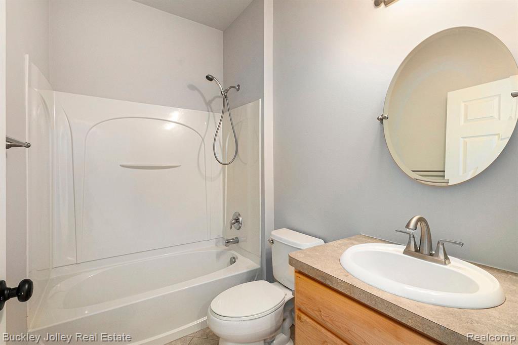 3736 VICKSBURG Way, Howell, MI 48843 — Photo 13