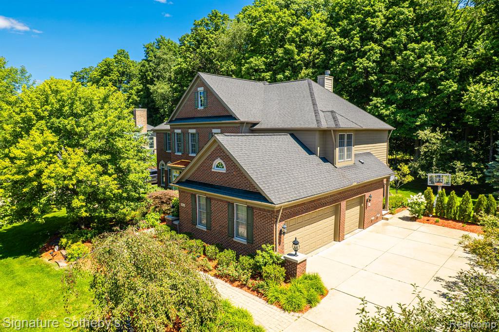 Property photo for 16324 Brook Trout Lane, Northville, MI 48168