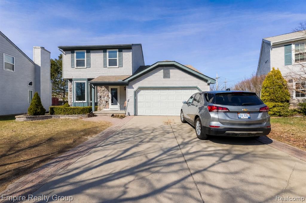 5925 Northridge Circle, Waterford, MI 48327 — front exterior