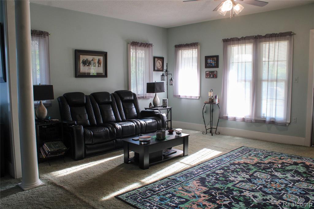 118 Commercial Street, Chesaning, MI 48616 — Photo 10