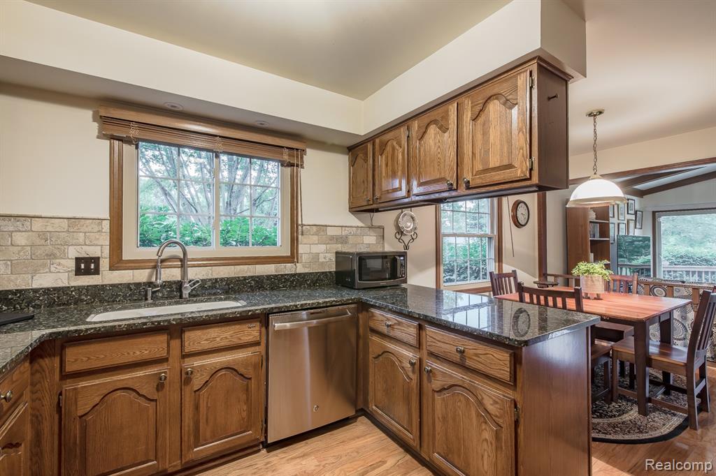 4614 Lehigh Drive, Troy, MI 48098 — Photo 16